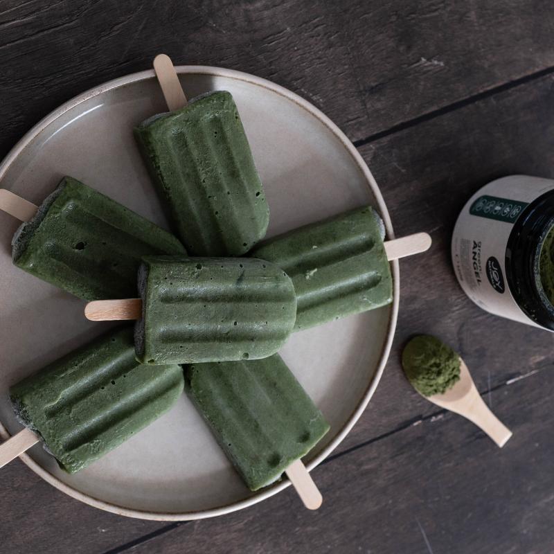 Selbstgemachtes Eis mit grüner Power